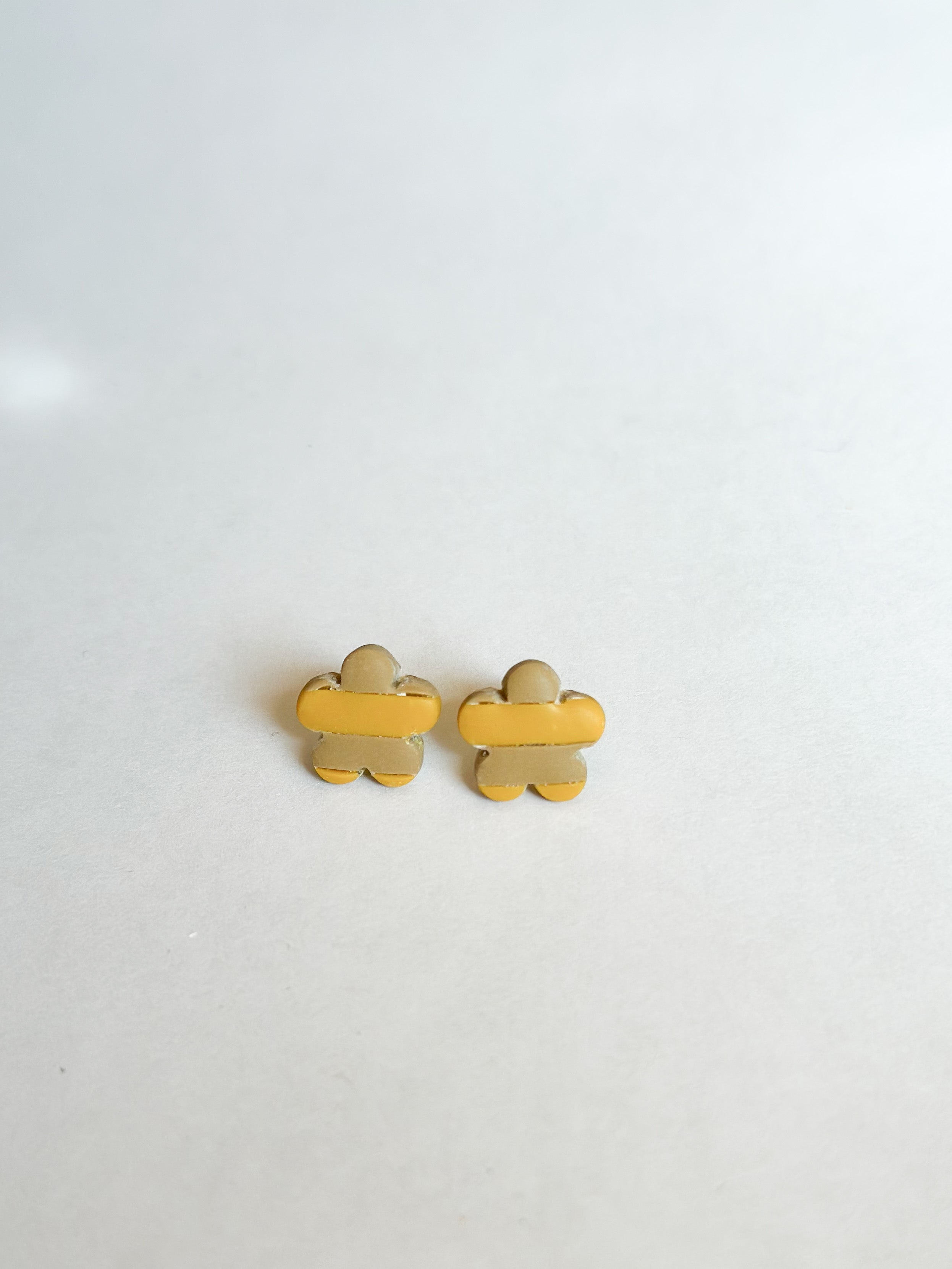 Micro flower studs
